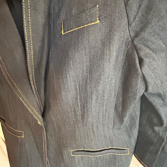 NWT Cinq à Sept Khloe Denim Blazer, Indigo, Size 10 - Picture 8 of 8